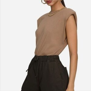 Good American Strong Shoulder Taupe Tank